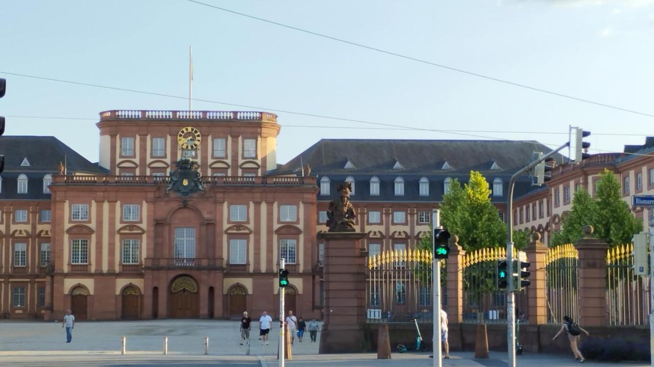 Denkmalschutz Stadthaus Zimmer 1 Im Mannheim Quadrat Exterior photo